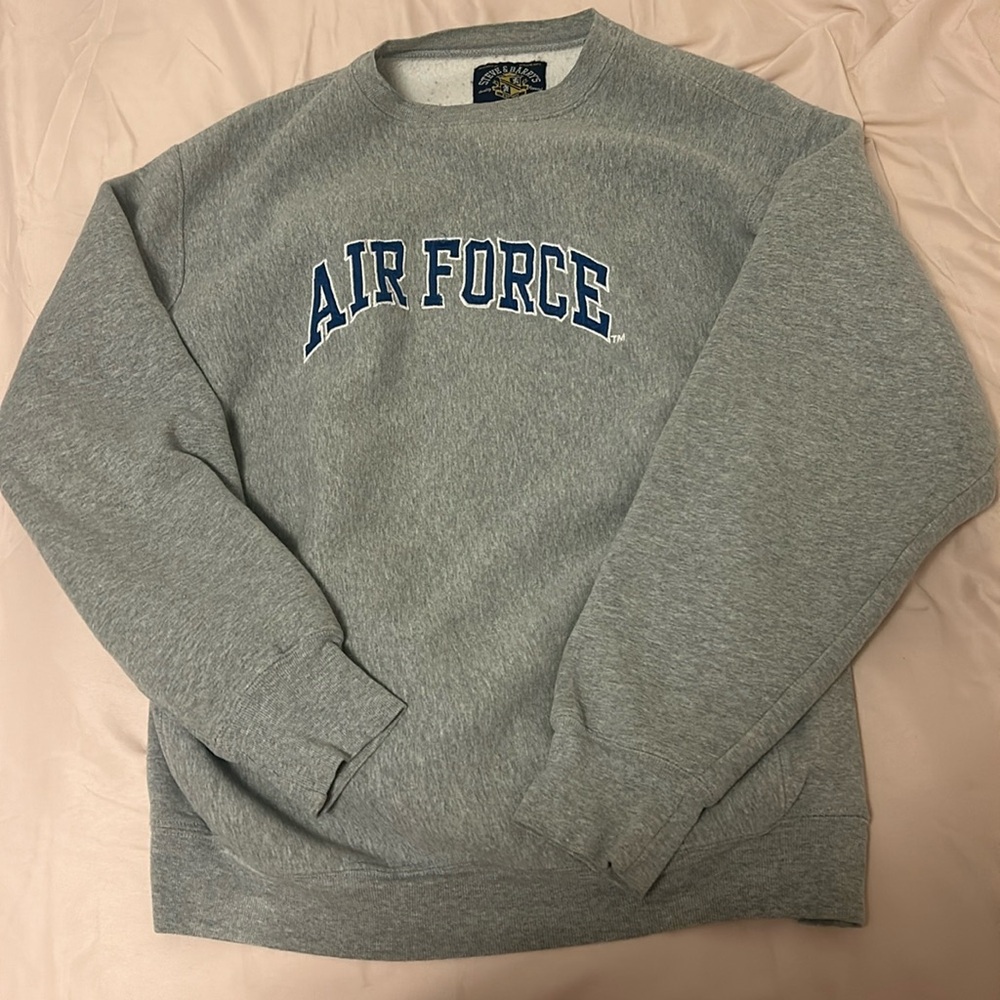 Vintage thrifted crewneck y2k